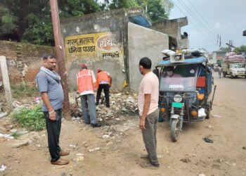 LHI 2 पहल परियोजना हिडलको द्वारा चलाया जा म्योरपुर मे सफाई अभियान।