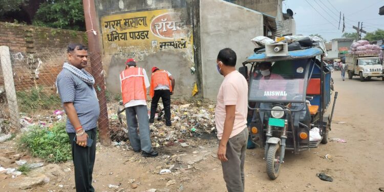 LHI 2 पहल परियोजना हिडलको द्वारा चलाया जा म्योरपुर मे सफाई अभियान।