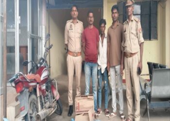 विंढमगंज पुलिस ने 26 लीटर 280 एमएल अवैध अंग्रेजी शराब के साथ दो आरोपियों को पकड़ा।
