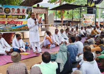 433 गांव के भौमिक अधिकार से जुड़े आंदोलन ने पकड़ी रफ़्तार-जुगैल में जुटे हजारो मूल निवासी।