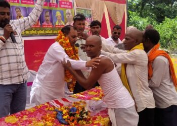 सोनांचल के आदिवासियों, दलितों व मूल निवासियों का उत्पीड़न बर्दाश्त नहीं: रोशन लाल यादव।