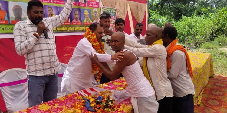 सोनांचल के आदिवासियों, दलितों व मूल निवासियों का उत्पीड़न बर्दाश्त नहीं: रोशन लाल यादव।