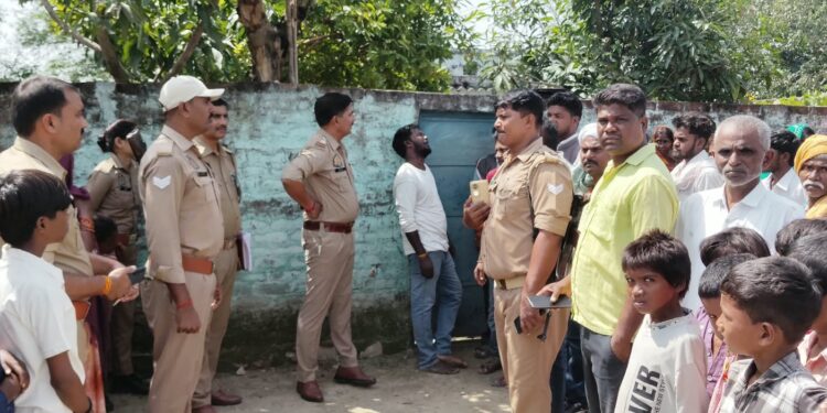 पचास वर्षीय महिला की संदिग्ध परिस्थितियों में मौत, जांच में जुटी पुलिस।