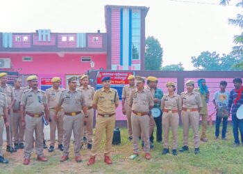 म्योरपुर पुलिस ने एनडीपीएस की धारा 68F के आरोपी का मकान किया कुर्क।