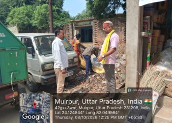 छात्र-छात्राओं को स्वच्छता संबंधित दिया जानकारी।