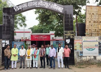 राज्य मंत्री एव ब्लाक प्रमुख ने दो जगह सीसी रोड़ का किया उद्घाटन।