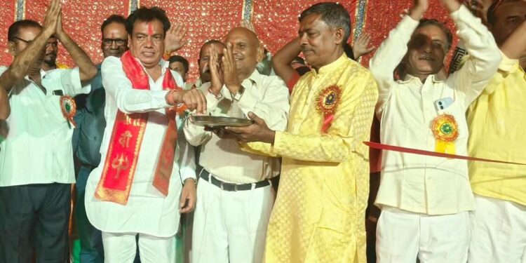 मुकुट पूजन के साथ रासलीला का भव्य शुभारंभ ।।