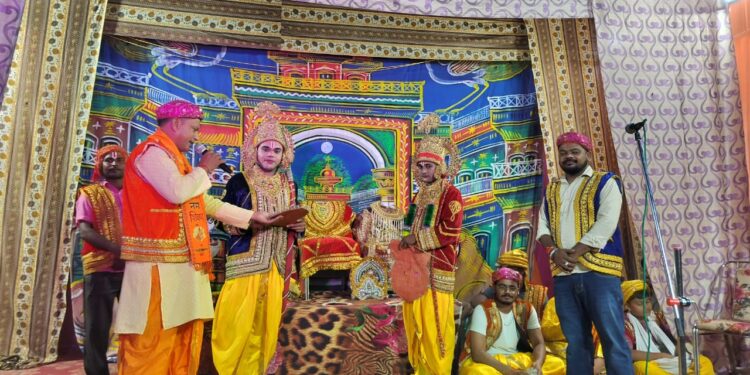 फुलवारी मीना बाजार व नगर दर्शन की लीला का दर्शकों ने किया रसपान।