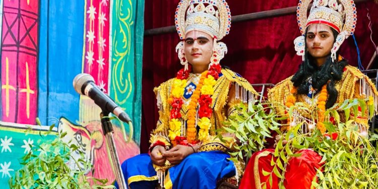 चोपन रेलवे रामलीला में राम विवाह, के उपलक्ष्य में भंडारे का आयोजन