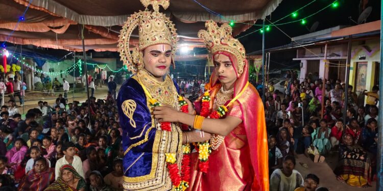शिव धनुष के टूटते ही श्री राम के जय घोस से गुंजा पूरा कस्बा।