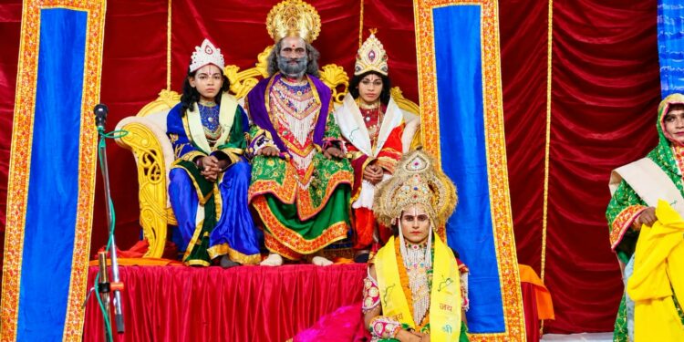 रामलीला में मंचित हुआ श्री राम-सीता विवाह का दिव्य प्रसंग, भक्ति रस में सराबोर हुए श्रद्धालु।