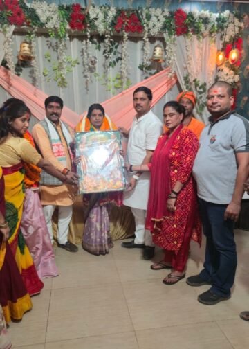 नवनियुक्त महिला मोर्चा जिलाध्यक्ष आशा विश्वकर्मा का चोपन में जोरदार स्वागत, कार्यकर्ताओं में दिखा उत्साह।