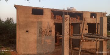 शौचालय अधूरे, भुगतान पूरे: दुद्धी ब्लॉक के धनौरा गाँव में सरकारी योजना का मखौल, जिम्मेदार मौन।