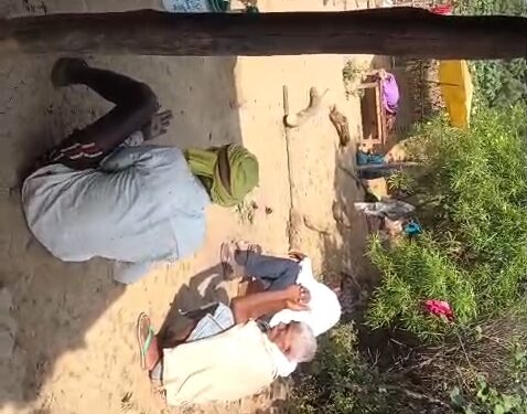 गैस सिलेंडर में आग लगने से गृहस्थी जली, परिवार बाल-बाल बचा,आर्थिक सहायता की मांग।