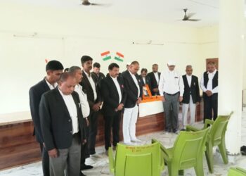 पूर्व अध्यक्ष वरिष्ठ अधिवक्ता श्री गजेंद्र नाथ दीक्षित को दी गई श्रद्धांजली।