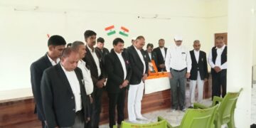 पूर्व अध्यक्ष वरिष्ठ अधिवक्ता श्री गजेंद्र नाथ दीक्षित को दी गई श्रद्धांजली।