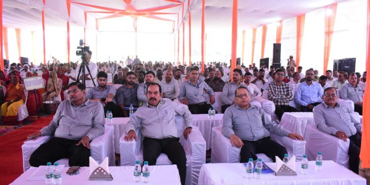 खड़िया कोयला परियोजना के विस्तारीकरण को लेकर पर्यावरणीय जनसुनवाई शांतिपूर्ण संपन्न; ग्रामीणों की समस्याओं के समाधान का मिला आश्वासन।