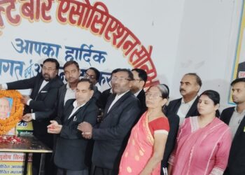 लौह पुरूष सरदार वल्लभ भाई पटेल को अधिवक्ताओं ने जयंती पर किया याद।