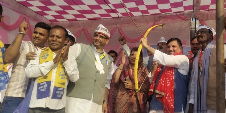 सोनभद्र में AAP सांसद संजय सिंह का बड़ा ऐलान – बिजली, पानी, जमीन अधिग्रहण पर सरकार को घेरा।